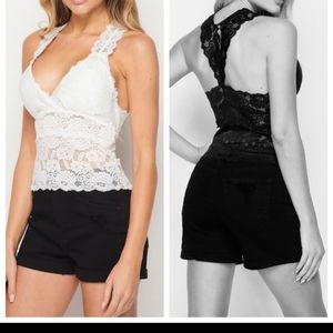 White lace tank pad that come out.